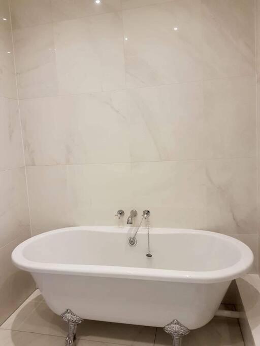 Spacious Apartment In The Heart Of Camden Town London Exterior photo