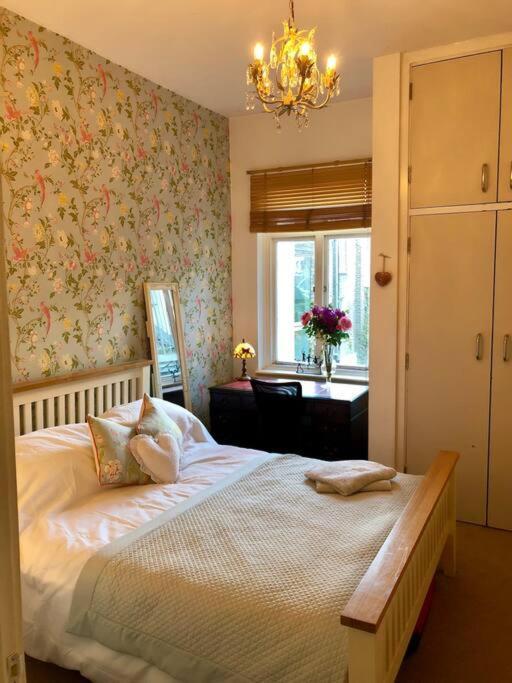 Spacious Apartment In The Heart Of Camden Town London Exterior photo